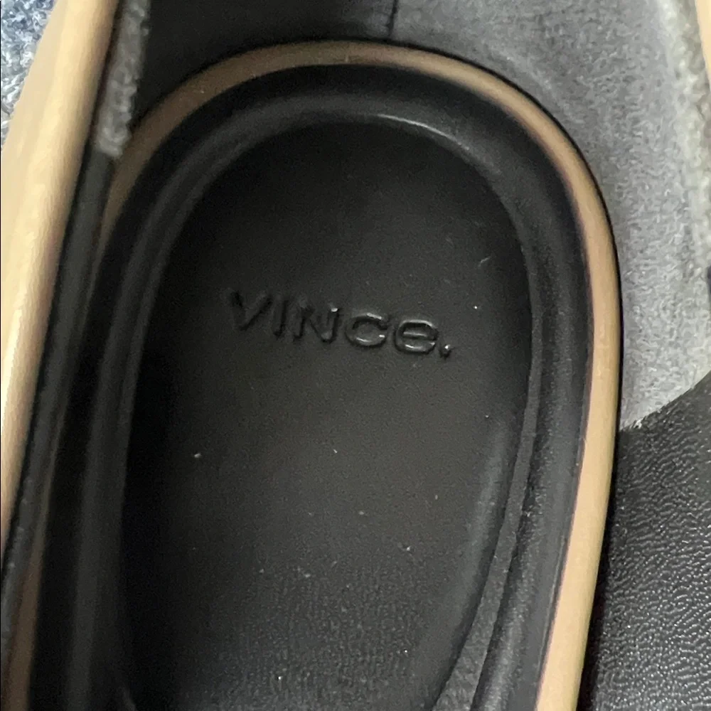 Vince Women's Isabel Flats - Picture 2 of 5